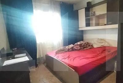 Apartament cu 3 camere semidecomandat în Central - 3