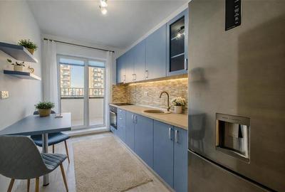 Penthouse cu 2 camere decomandat, mobilat în Tractorul - 2