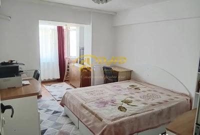 Apartament cu 3 camere decomandat în Păcurari - 11