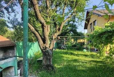 Casa decomandata, situata central in Boldesti Scaeni, in zon - 5