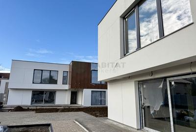 Complex boutique- 2 Vile individuale 6 camere - 4