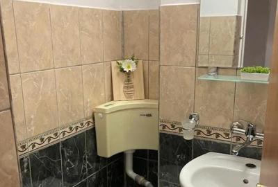 Apartament cu 3 camere decomandat în P-ța Victoriei - 3