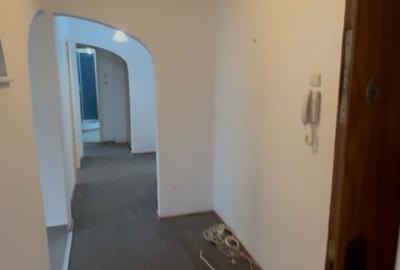 Apartament cu 3 camere decomandat în Tineretului - 1