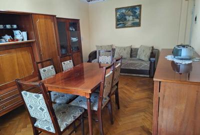 Apartament 3 camere  decomandat , zona  Cetate - 3