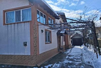 Casă cu Teren 2436 Mp în Puchenii Mici - 1