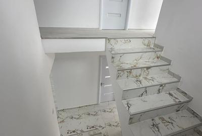 Casă cu 5 camere cu Teren 248 Mp în Central - 1