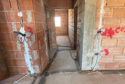 Duplex pe parter 3 camere 2 băi COMISION 0 - 10