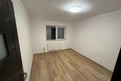 Apartament cu 3 camere decomandat în Dâmbovița