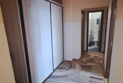 Apartament cu 3 camere 67 mp, etaj intermediar,  situat in zona Vlahuta - 7