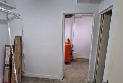 Coiciu, o vila construita pe cadre de beton, bine compart... - 2