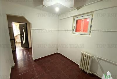 Apartament 3 camere de vanzare in zona Tei