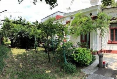 DOROBANTILOR Teren 500 mp Casa 4 camere zona Centru, - 1