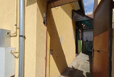 CASA DE VANZARE, SEMICENTRAL, ZONA STRAZILOR AL. VLAHU?A/C. TANASE - 18