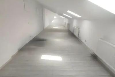 Casă cu 6 camere cu Canalizare în Moșilor - 10