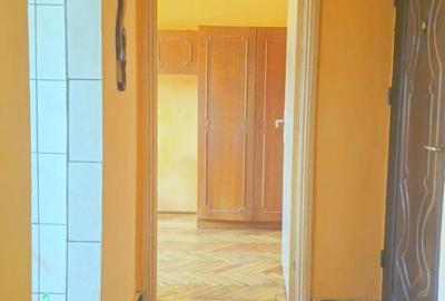 Apartament cu 3 camere semidecomandat, mobilat în Țiglina 1 - 9