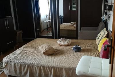Apartament cu 3 camere decomandat în Central - 1