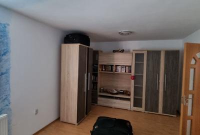 Casă cu 4 camere cu Teren 60 Mp în Central - 7
