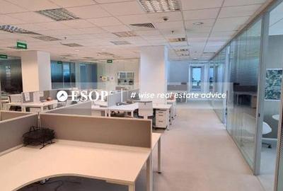 Spațiu comercial, de 150 mp, în Central - 4