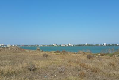Teren de vanzare in Constanta primul rand la lacul Siutghiol - 2