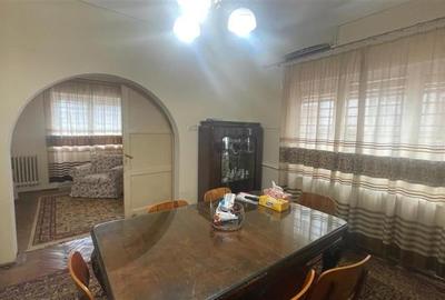 Ferdinand, cartier rezidential, vila burgheza cu magnolie - 2