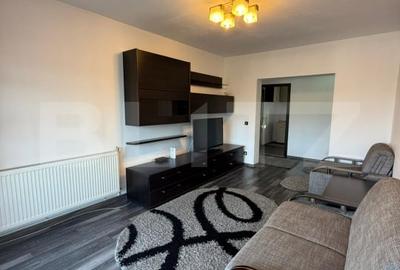 Apartament cu 3 camere, decomandat, 70 mp, etaj 2 - 2