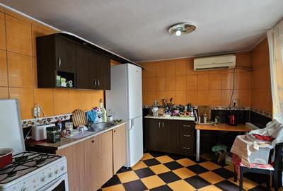 Casă cu 3 camere cu Teren 300 Mp în Pieptănari - 2