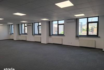 Spațiu comercial, de 372 mp, în Central - 3