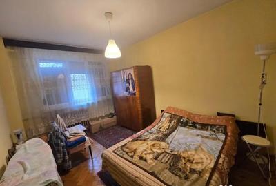 Apartament cu 4 camere decomandat, mobilat în Central - 1