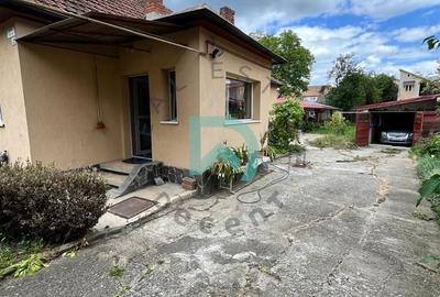 Casă cu 3 camere cu Garaj în Florilor - 2