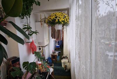 Se vinde apartament etaj unu , doua camere,decomandat pret 67000 euro negociabil - 9