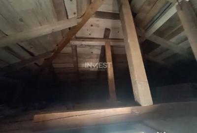 Casă cu 4 camere cu Teren 300 Mp în Păcurari - 1