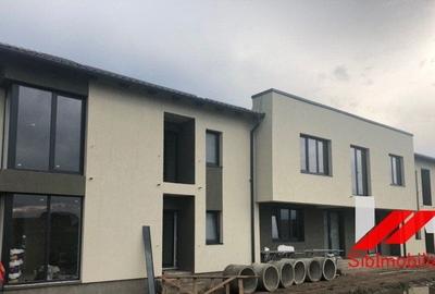 Casă cu 3 camere în Șelimbăr