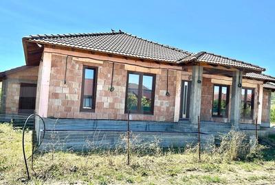 Casa individuala de vanzare, 4 camere, 105 mp utili, 500 mp teren,zona Sard - 10