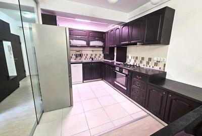 Apartament cu 3 camere semidecomandat, mobilat în Ștefan cel Mare - 15