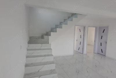 Casă cu Teren 2000 Mp în Central - 4