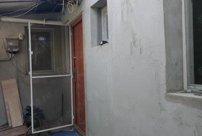 Casă cu 7 camere cu Teren 180 Mp în Chitila - 2