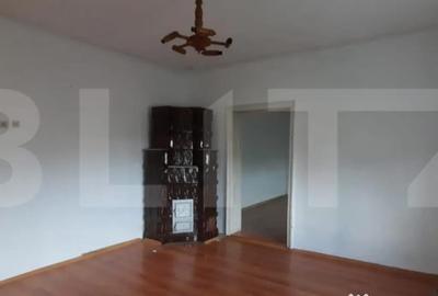 Casă cu 3 camere cu Teren 3000 Mp în Periferie