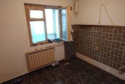 Apartament cu 3 camere decomandat în Gorjului - 2