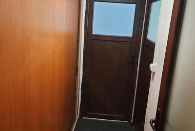 Apartament cu 3 camere decomandat în Giurgiului - 4