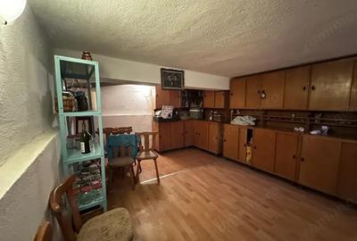Casă cu 2 camere cu Teren 750 Mp în Central - 1