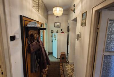 Vand apartament Lunca, et.1, Piata Mică, balcon mare - 9