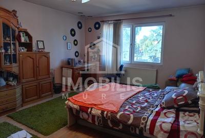 Casa cu 2 corpuri de cladire | zona 7 Noiembrie - 4