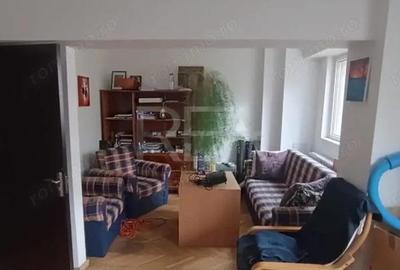 Apartament cu 3 camere decomandat în Panduri - 7