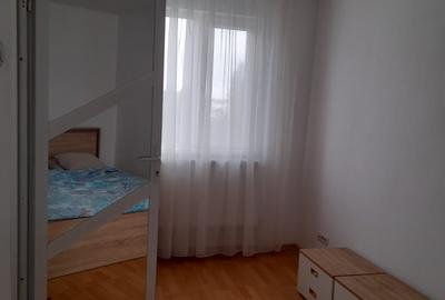 Năvodari -Liceul Lazăr Erdeleanu -3 camere-centrală gaze- termen lung -400 euro - 8