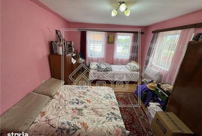 Casă cu 2 camere cu Teren 868 Mp în Arpașu de Jos - 1