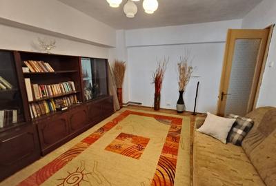 Apartament 3 camere situat in centrul orasului Targu Jiu, pe pietonala - 2