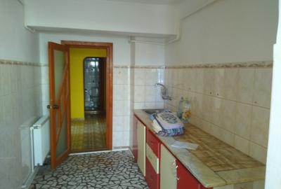 Apartament cu 3 camere în Micro 3 - 6