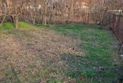 Casă cu Teren 1100 Mp în Central - 1