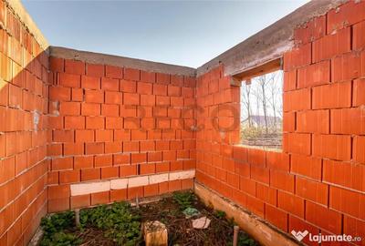 Casă cu 3 camere cu Teren 800 Mp în Cetariu