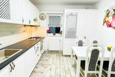 Apartament cu 3 camere decomandat în Exterior Vest - 1